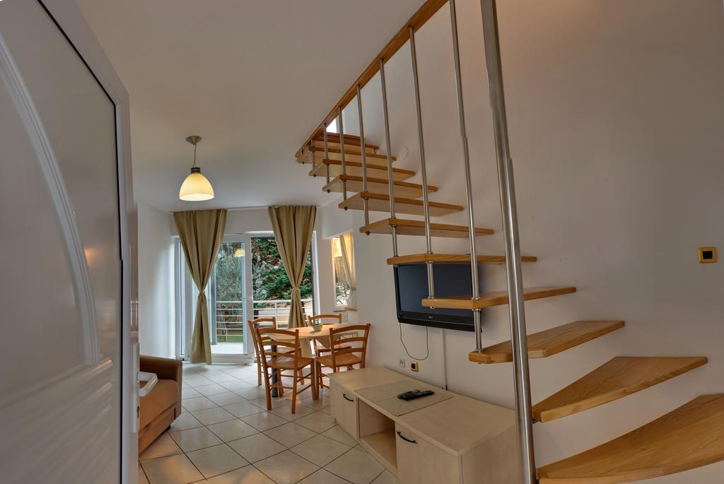 Vis A Vis Apartments Baška Habitación foto