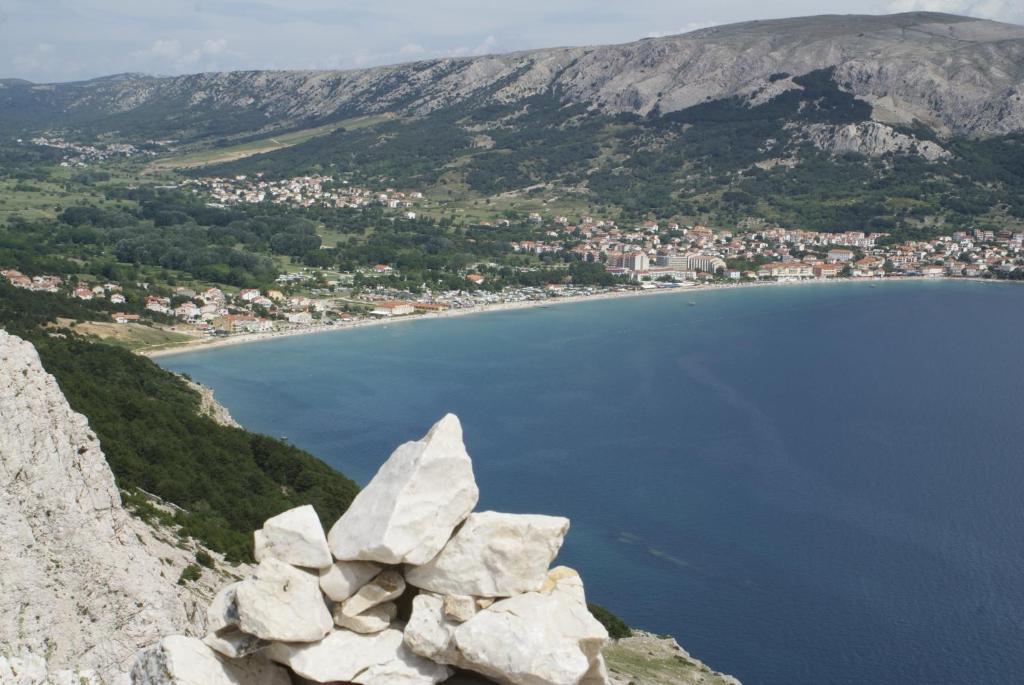 Vis A Vis Apartments Baška Habitación foto